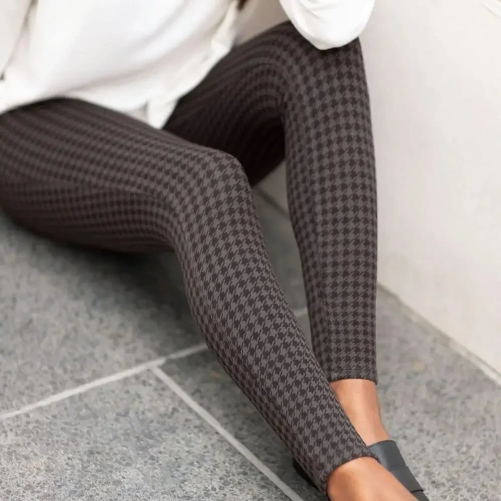 Spanx Ankle Jean-ish Leggings in Houndstooth Print Size M